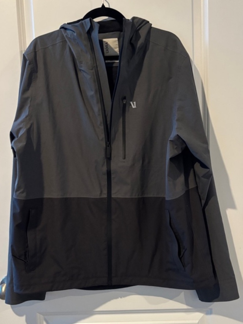 Vuori Oahu Rain Jacket~flawed